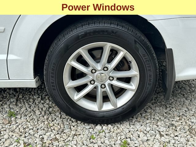 Used 2015 Dodge Grand Caravan SXT w/ UConnect Hands-Free Group FWD image 9