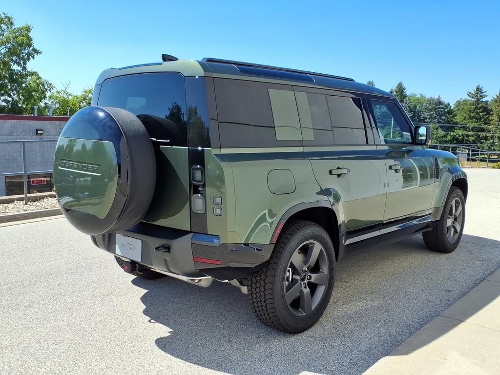 New 2026 Land Rover Defender 110 X-Dynamic SE AWD/4WD image 5