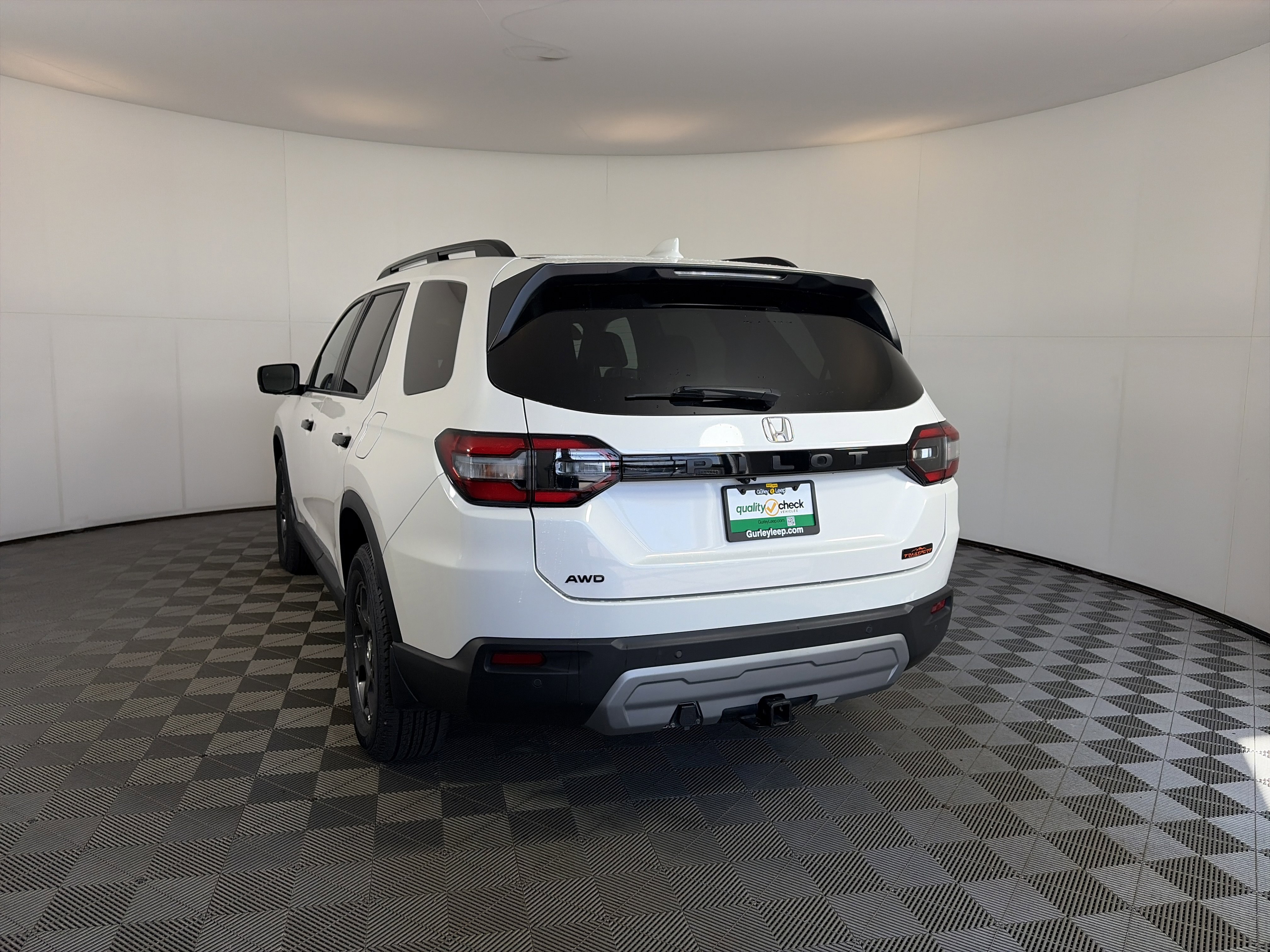 Used 2023 Honda Pilot TrailSport image 8