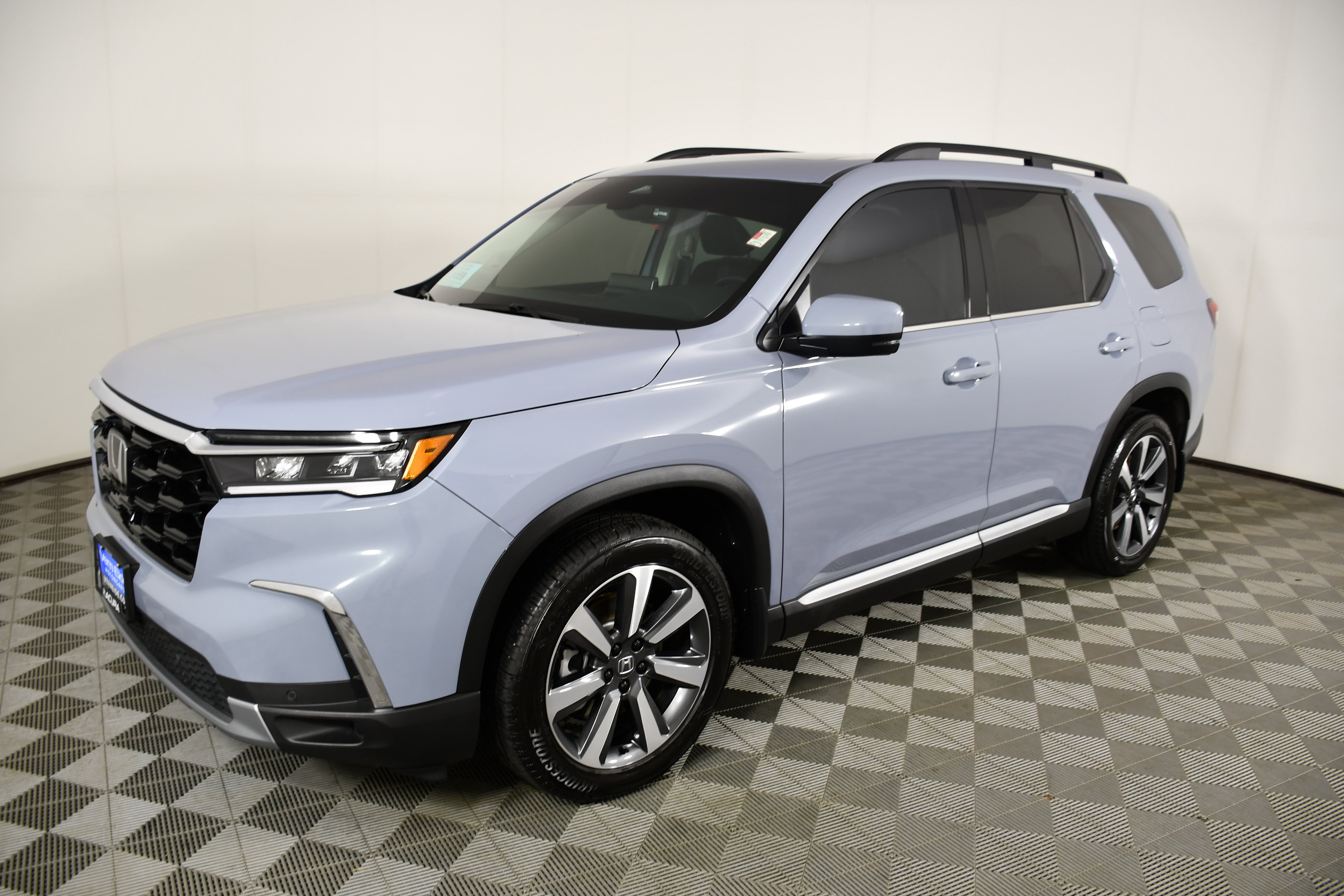 Used 2025 Honda Pilot Touring image 10