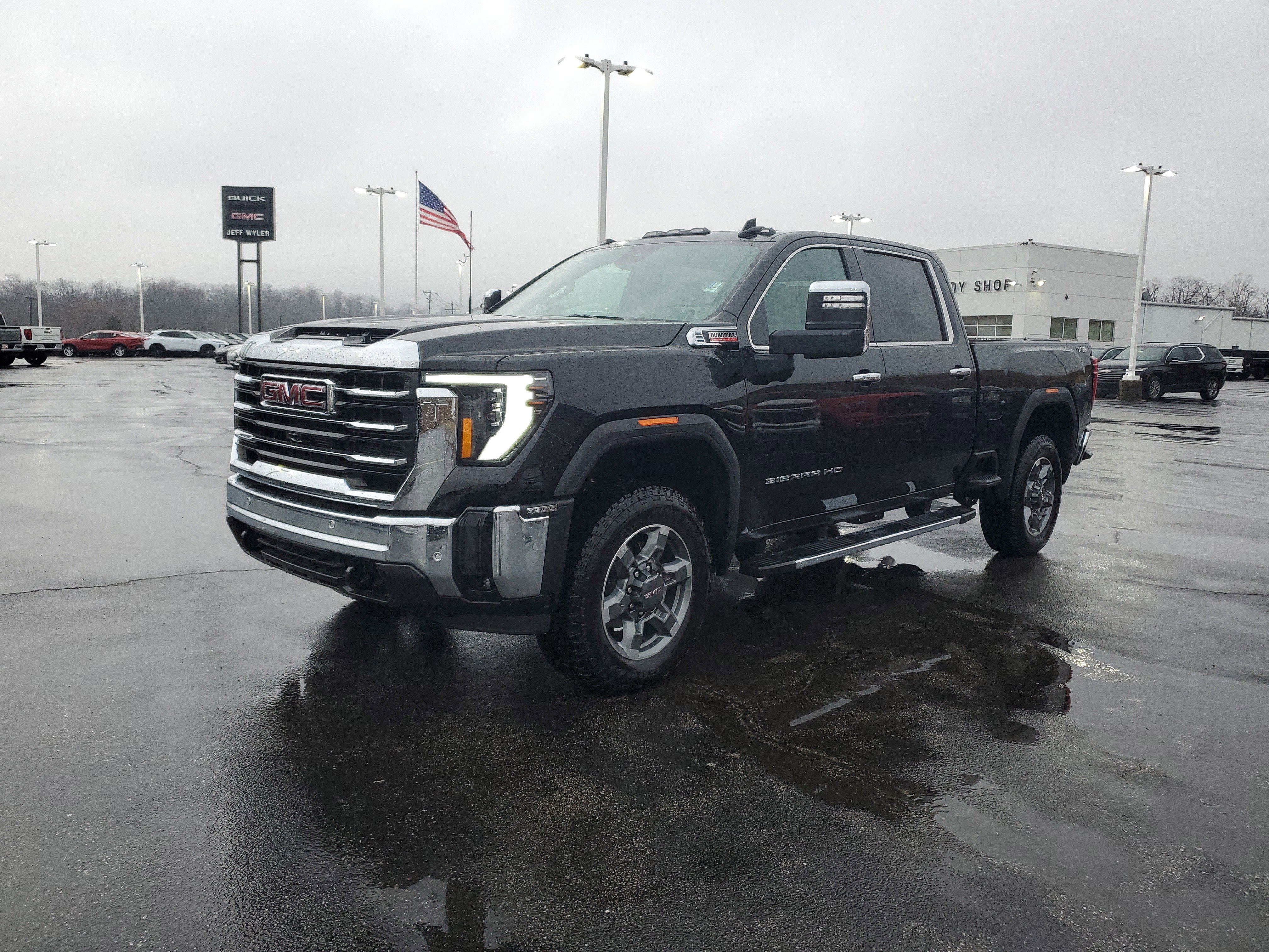 New 2025 GMC Sierra 2500 SLT w/ SLT Premium Package AWD/4WD image 9