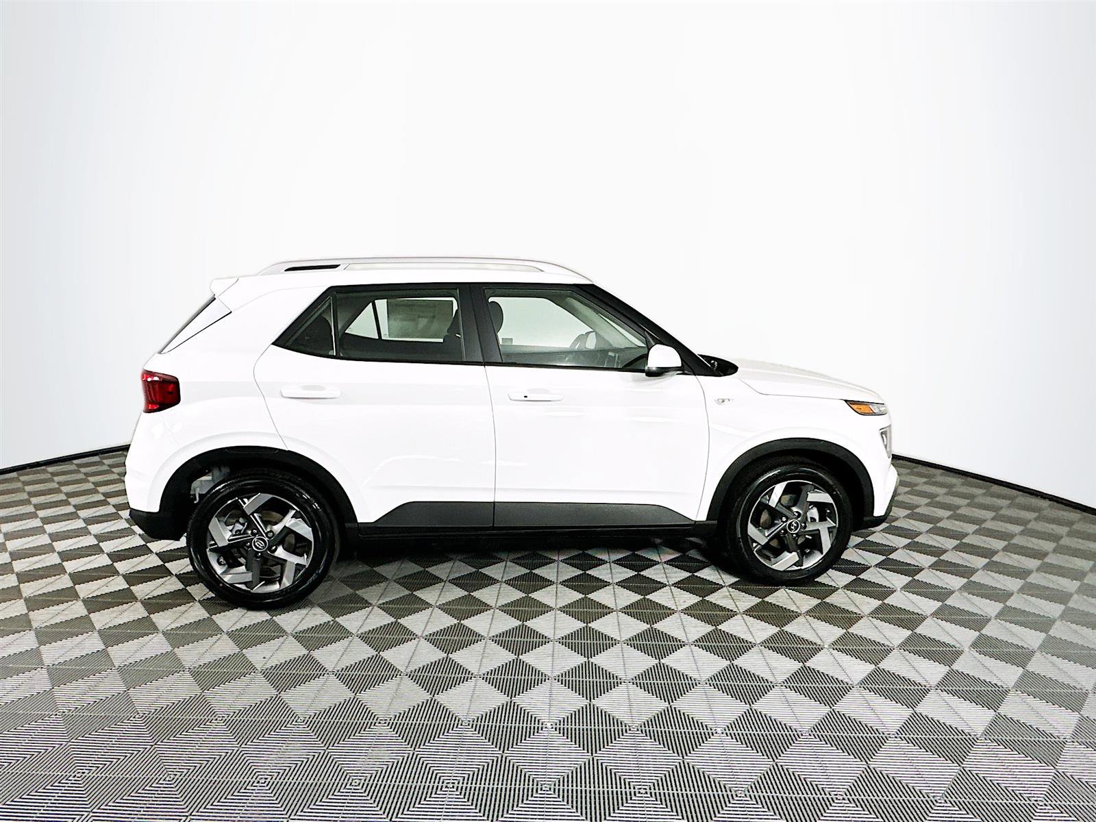 New 2025 Hyundai Venue SEL image 8