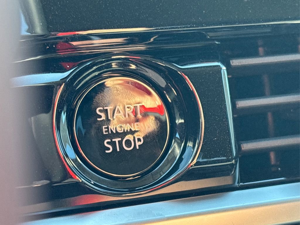 New 2025 Nissan Pathfinder SV w/ Black Appearance Package image 29