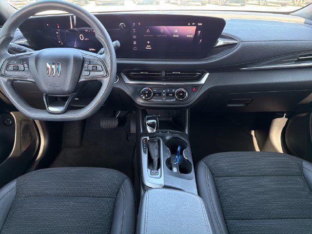 Used 2025 Buick Envista Preferred w/ Convenience II Package FWD image 9