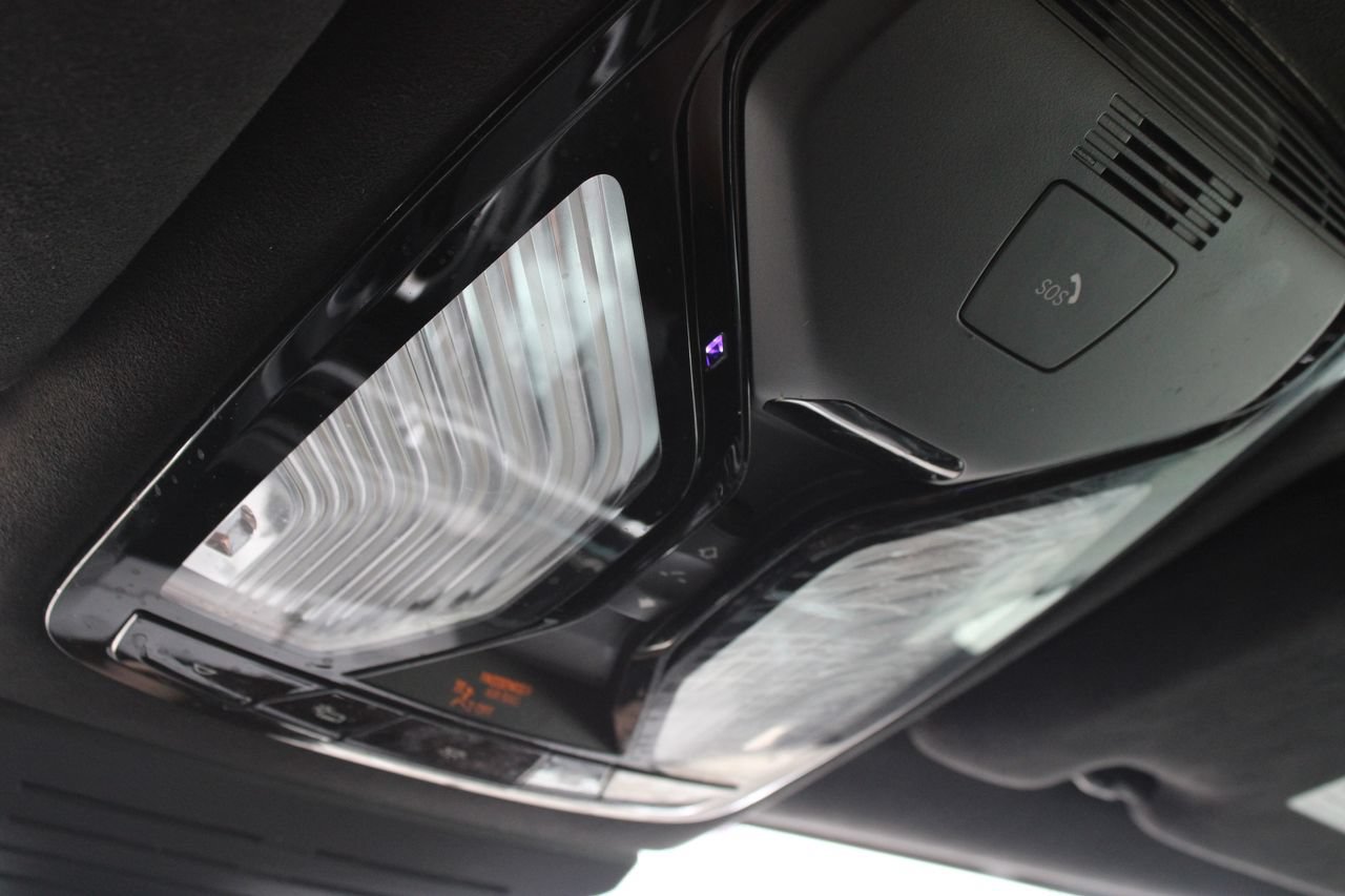 Used 2025 BMW X7 M60i AWD/4WD image 18