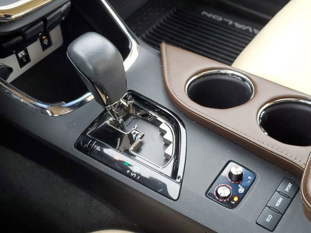 Used 2017 Toyota Avalon XLE Premium w/ All Weather Liner Package image 22