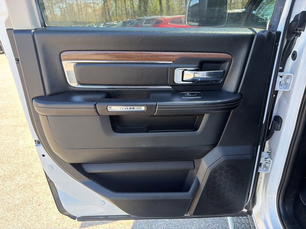 Used 2017 RAM 1500 Laramie image 23