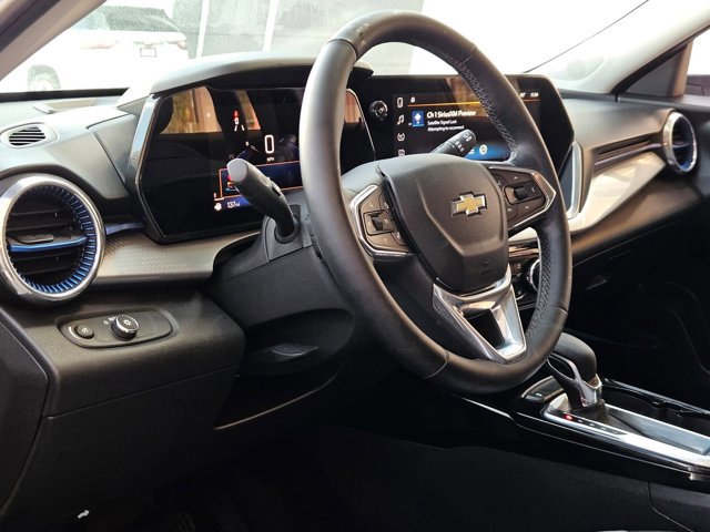 Used 2024 Chevrolet Trax LT w/ Driver Confidence Package FWD image 10