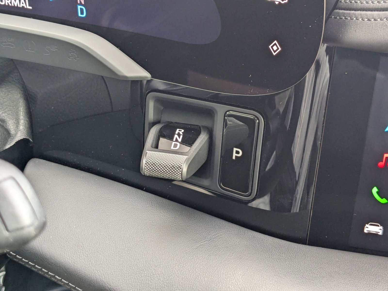 New 2025 Porsche Taycan 4S image 19