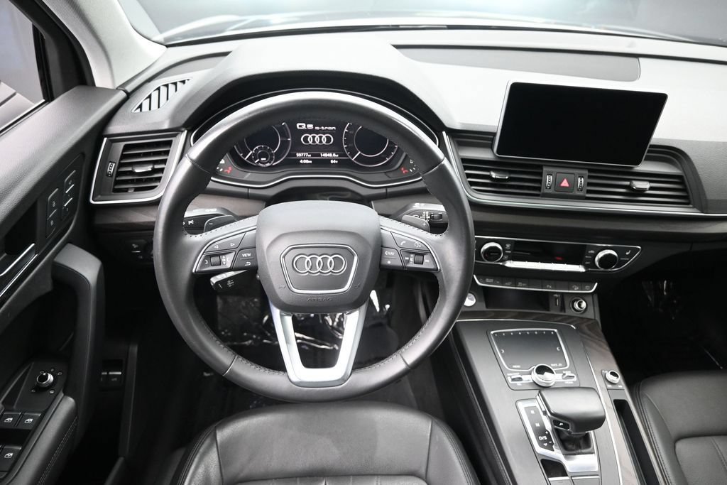 Used 2020 Audi Q5 e Premium Plus w/ Premium Plus Package AWD/4WD image 23