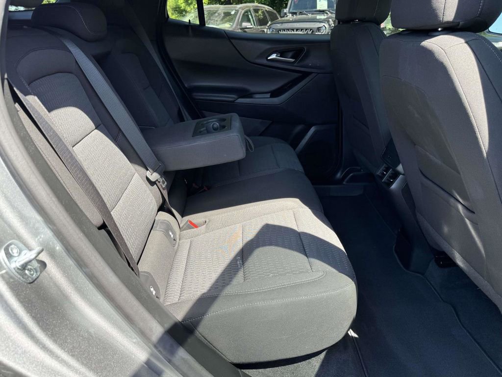 Used 2026 Chevrolet Equinox LT FWD image 16