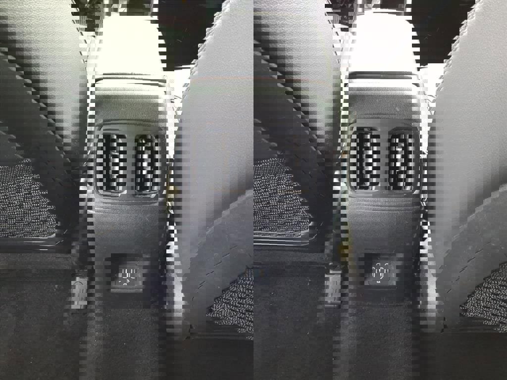 Used 2022 Hyundai Santa Cruz Limited image 6