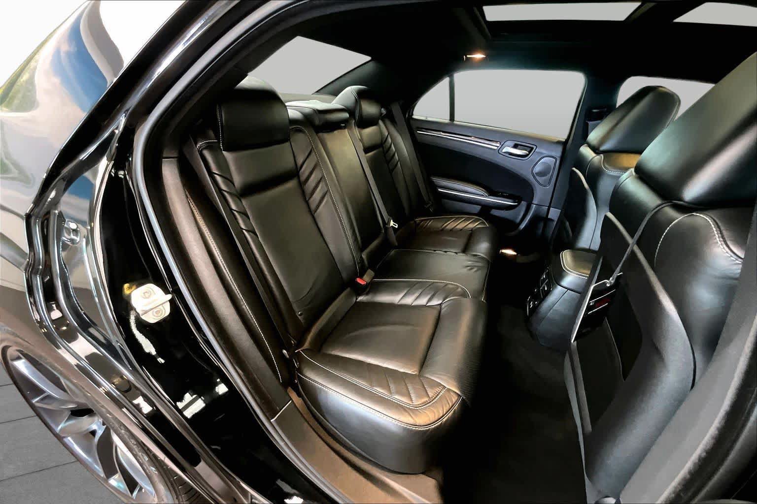 Used 2023 Chrysler 300 C RWD image 20