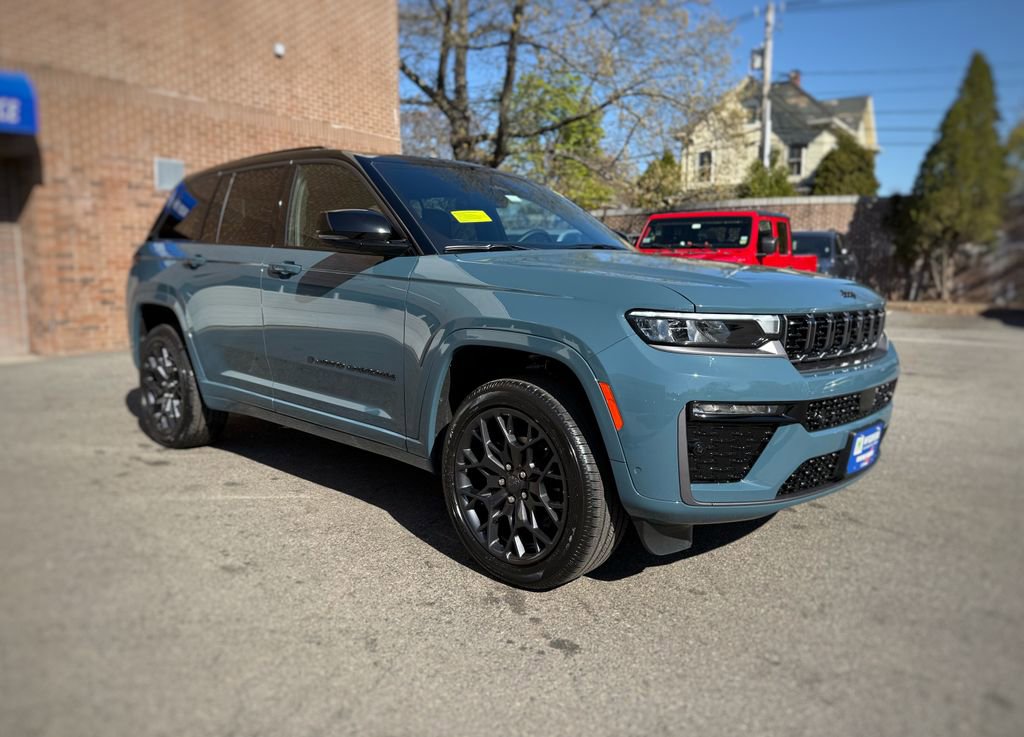New 2026 Jeep Grand Cherokee Summit AWD/4WD image 3