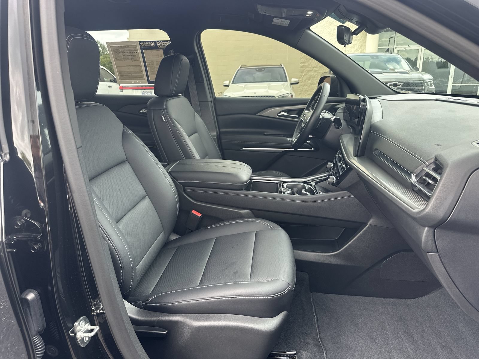 Used 2026 Chevrolet Traverse LT w/ Driver Confidence Package FWD image 22