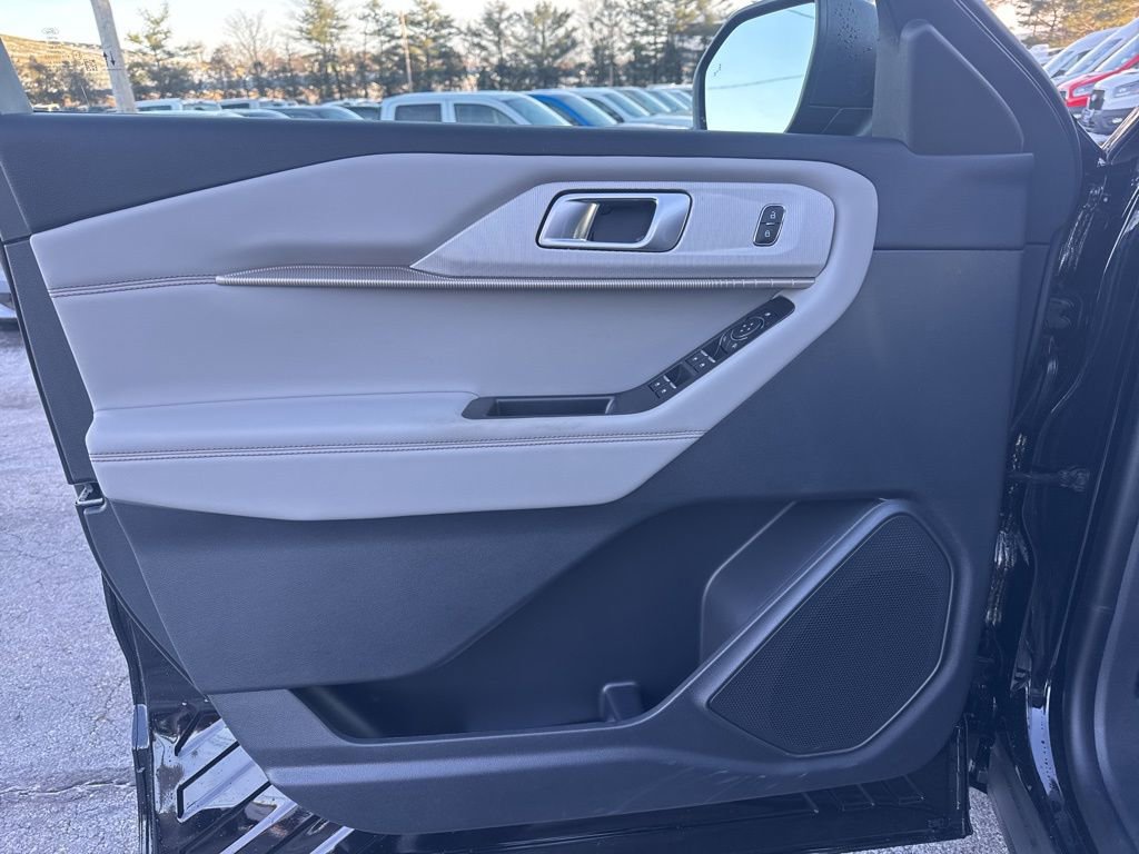 New 2026 Ford Explorer Active w/ Active Comfort Package image 11