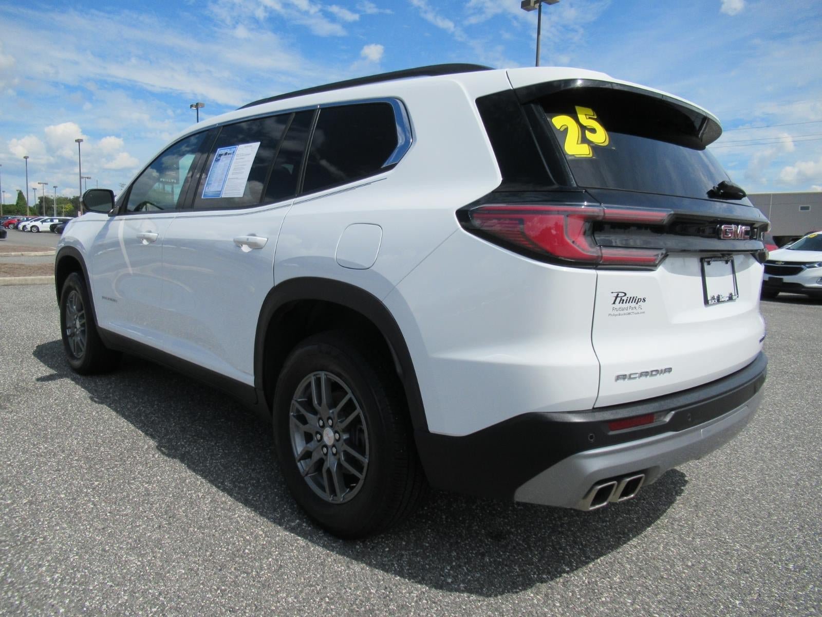 Used 2025 GMC Acadia Elevation FWD image 5