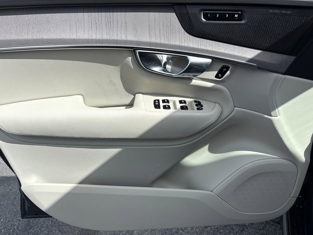 New 2026 Volvo XC90 B6 Ultra w/ Protection Package Premier image 9