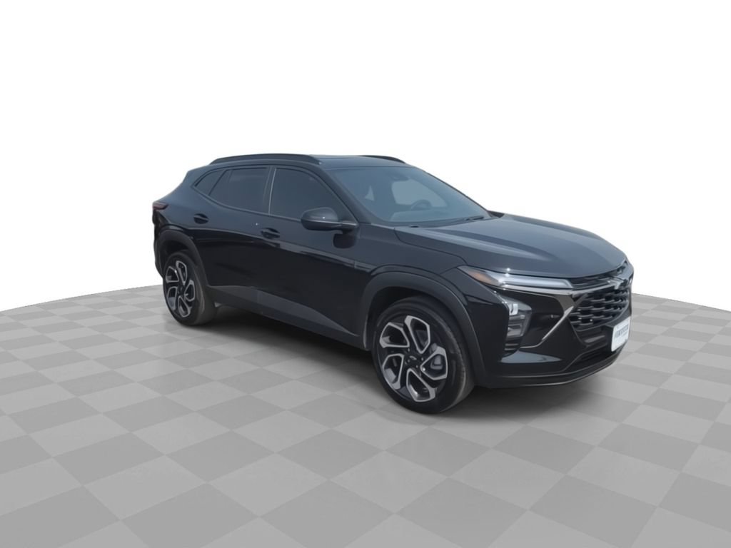 New 2026 Chevrolet Trax RS w/ Sunroof Package FWD image 2