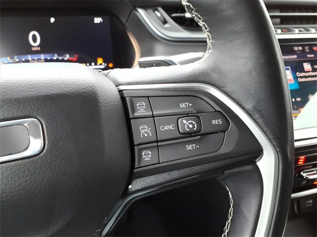 Used 2021 Jeep Grand Cherokee L Laredo image 15