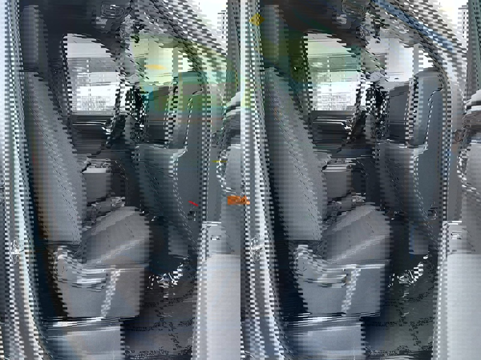 Used 2025 Chevrolet Silverado 1500 LT image 13