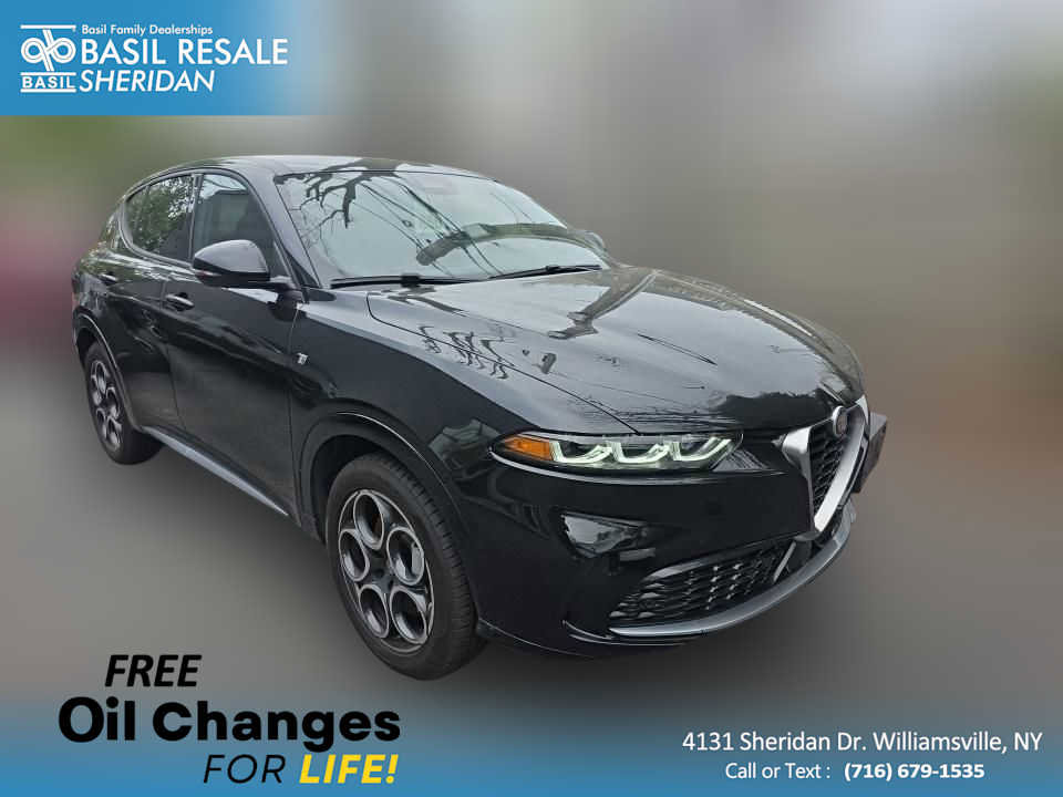 Used 2024 Alfa Romeo Tonale Ti w/ Premium Interior Package AWD/4WD image 1