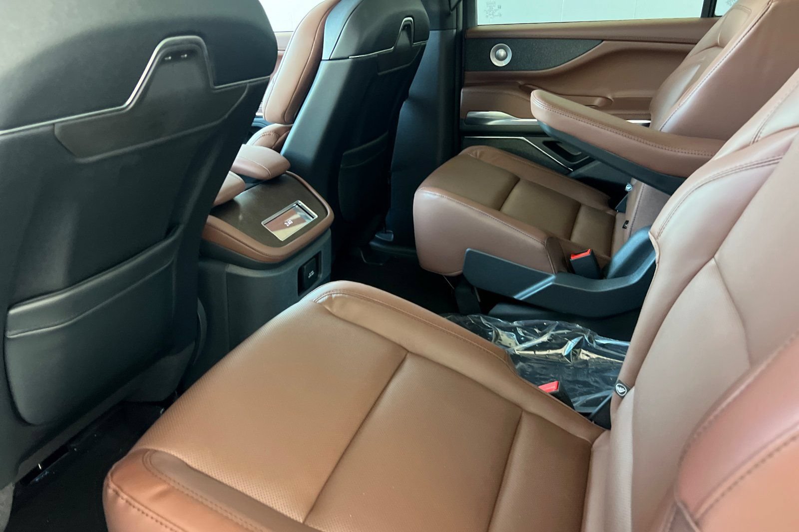 New 2026 Lincoln Navigator L Reserve AWD/4WD image 9