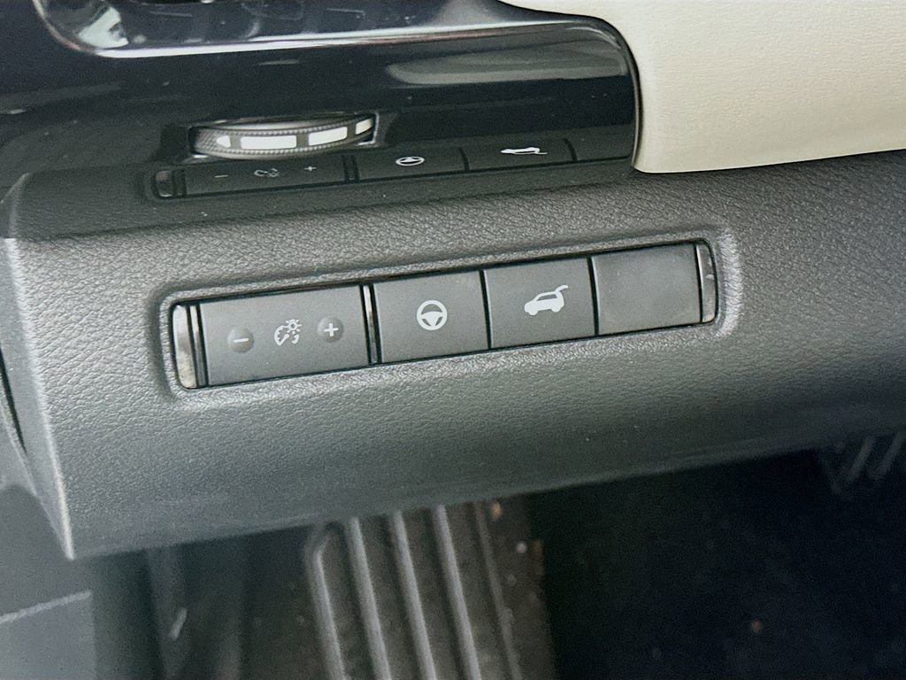 New 2025 Nissan Pathfinder SV w/ Cargo Package image 15