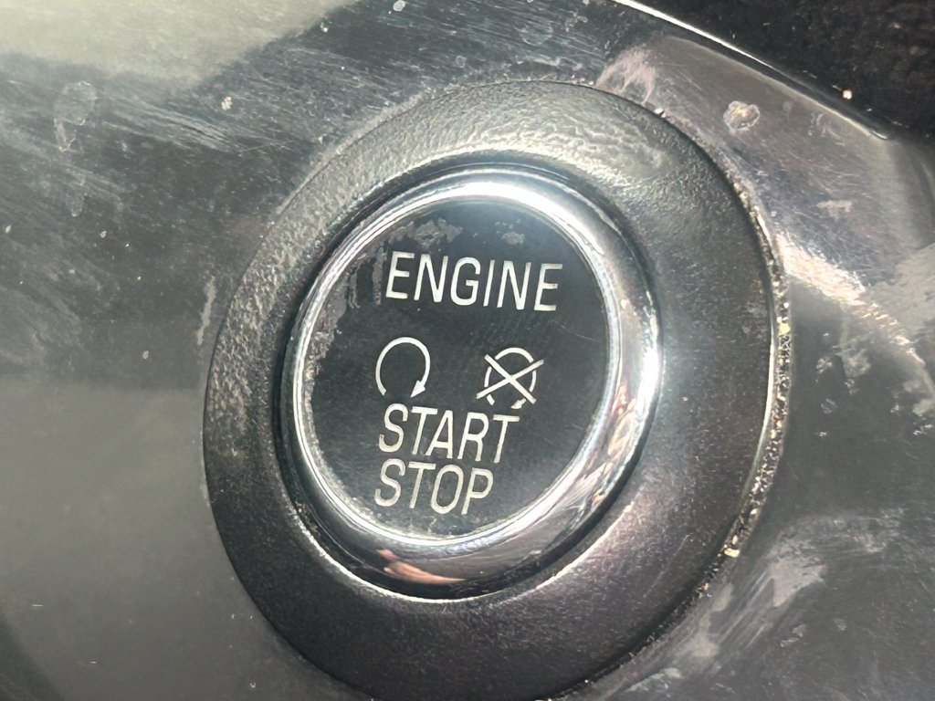 Used 2015 Ford Escape Titanium w/ Equipment Group 301A AWD/4WD image 14