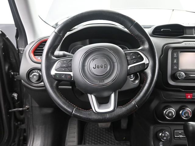 Used 2016 Jeep Renegade Trailhawk AWD/4WD image 27