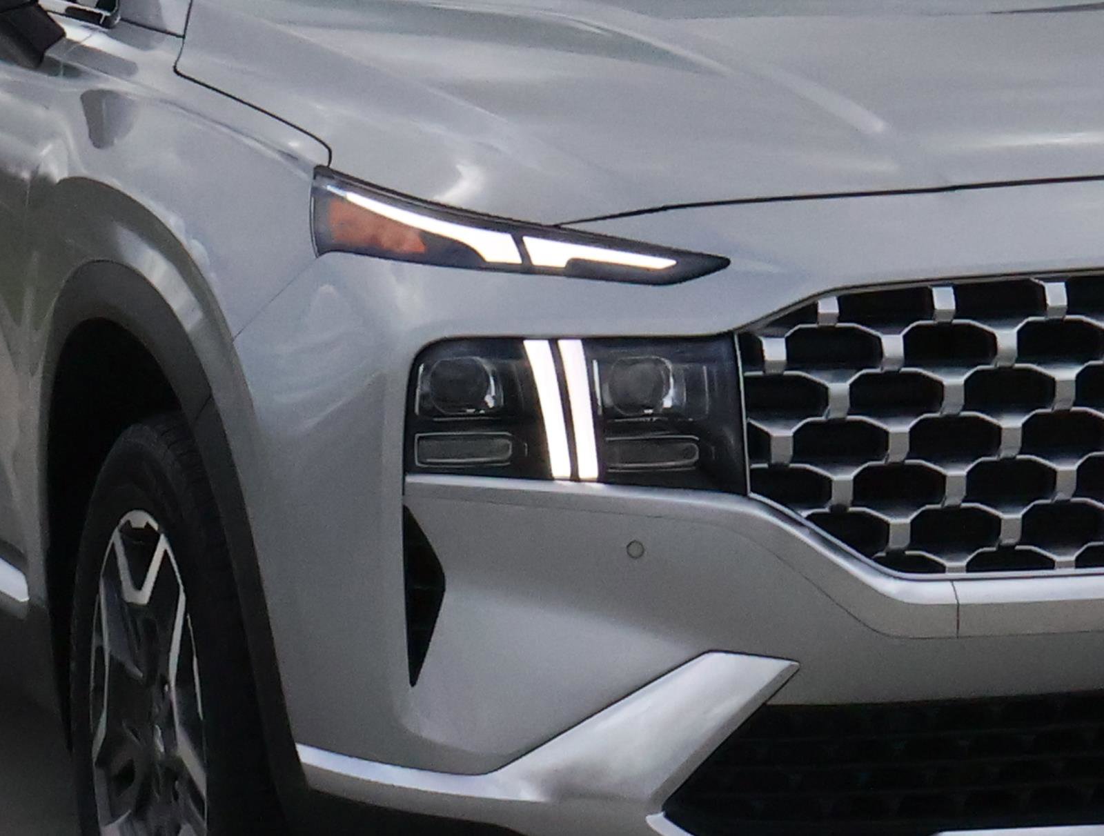 Used 2022 Hyundai Santa Fe Limited image 7