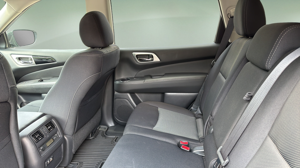 Used 2019 Nissan Pathfinder S AWD/4WD image 15