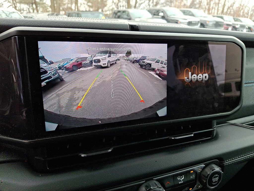 Used 2024 Jeep Wrangler Unlimited Rubicon 4xe image 17