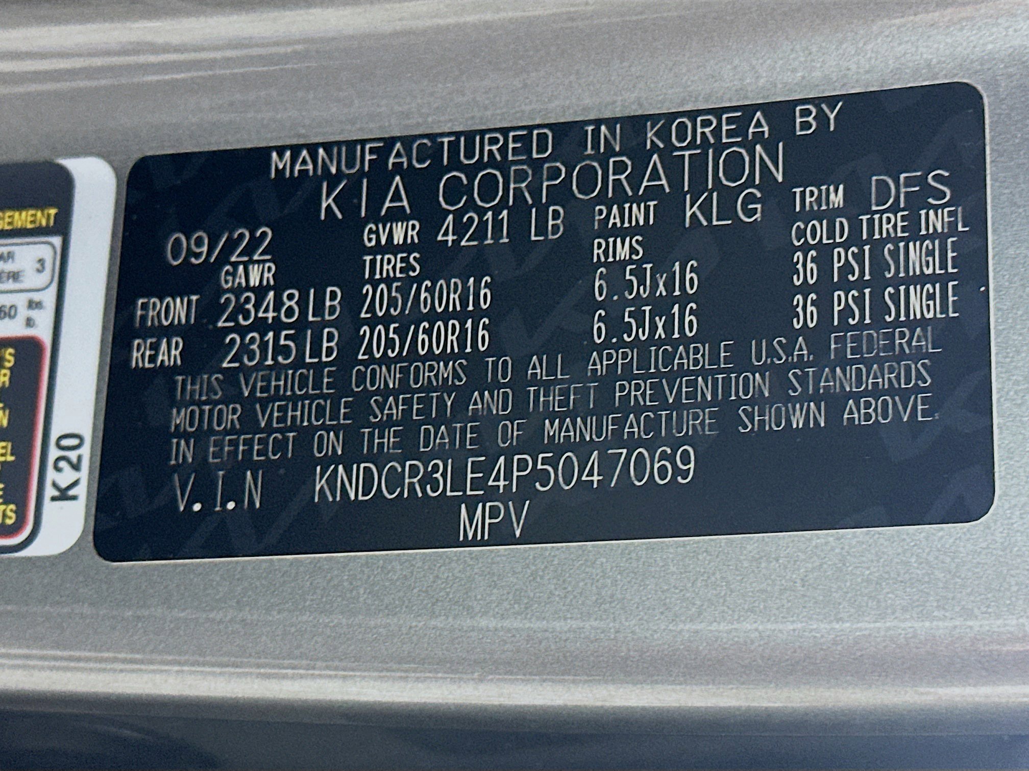 Used 2023 Kia Niro EX image 12