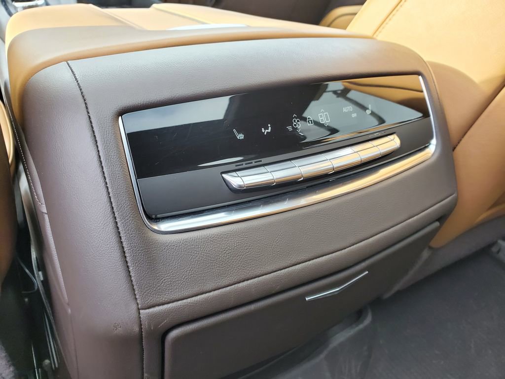 Certified 2024 Cadillac Escalade Sport w/ LPO, ONYX Package image 41