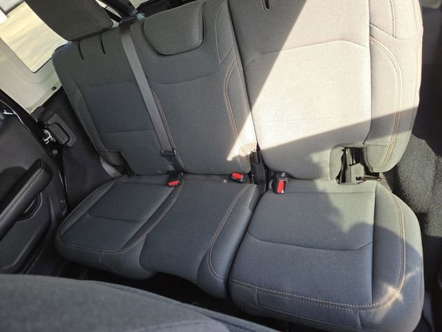 Used 2024 Jeep Wrangler Sahara image 26