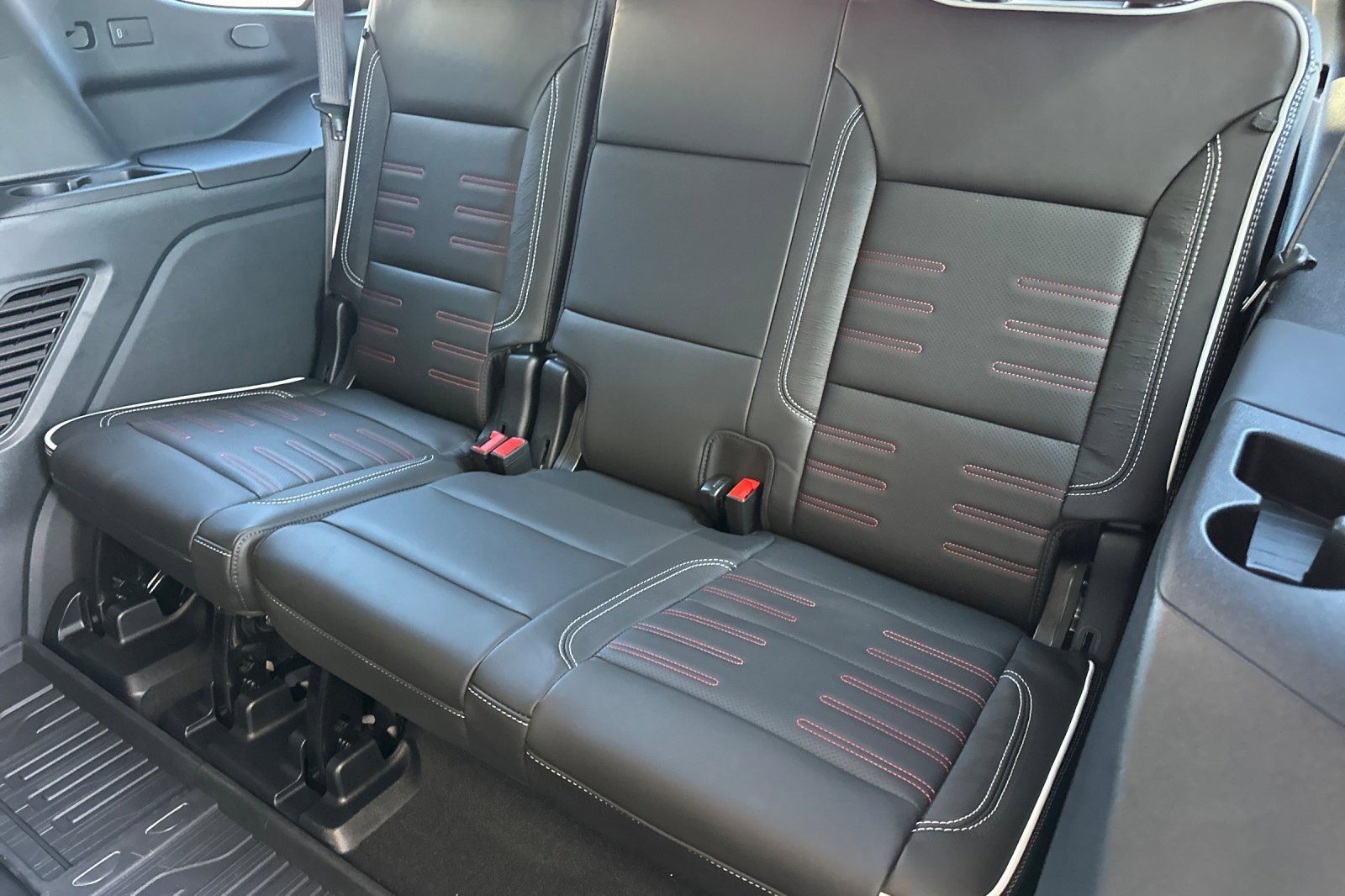 New 2025 GMC Yukon AT4 Ultimate w/ LPO, Floor Liner Package image 14