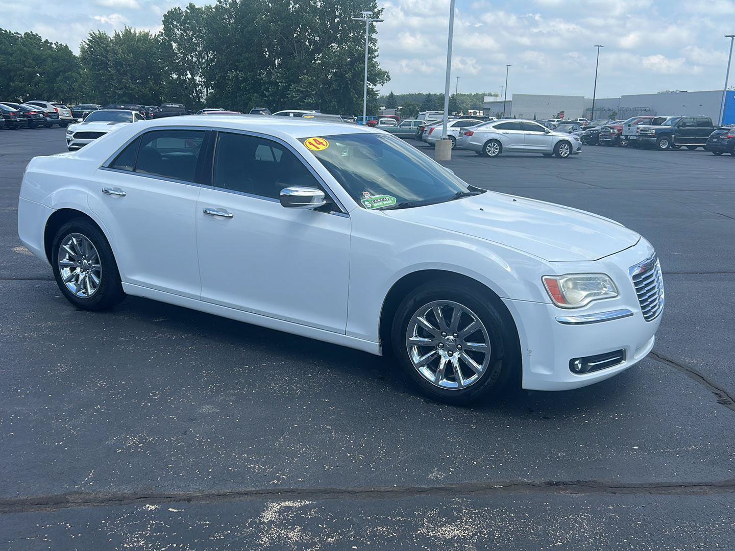 Used 2014 Chrysler 300 C RWD image 8
