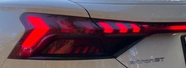 Used 2022 Audi e-tron GT Premium Plus image 8