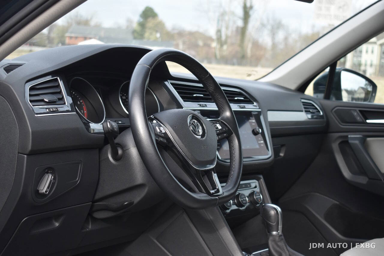 Used 2019 Volkswagen Tiguan SE AWD/4WD image 18