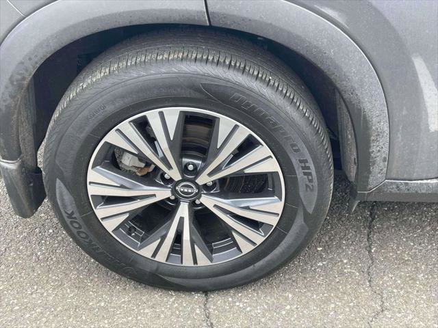 Used 2023 Nissan Rogue SV image 7