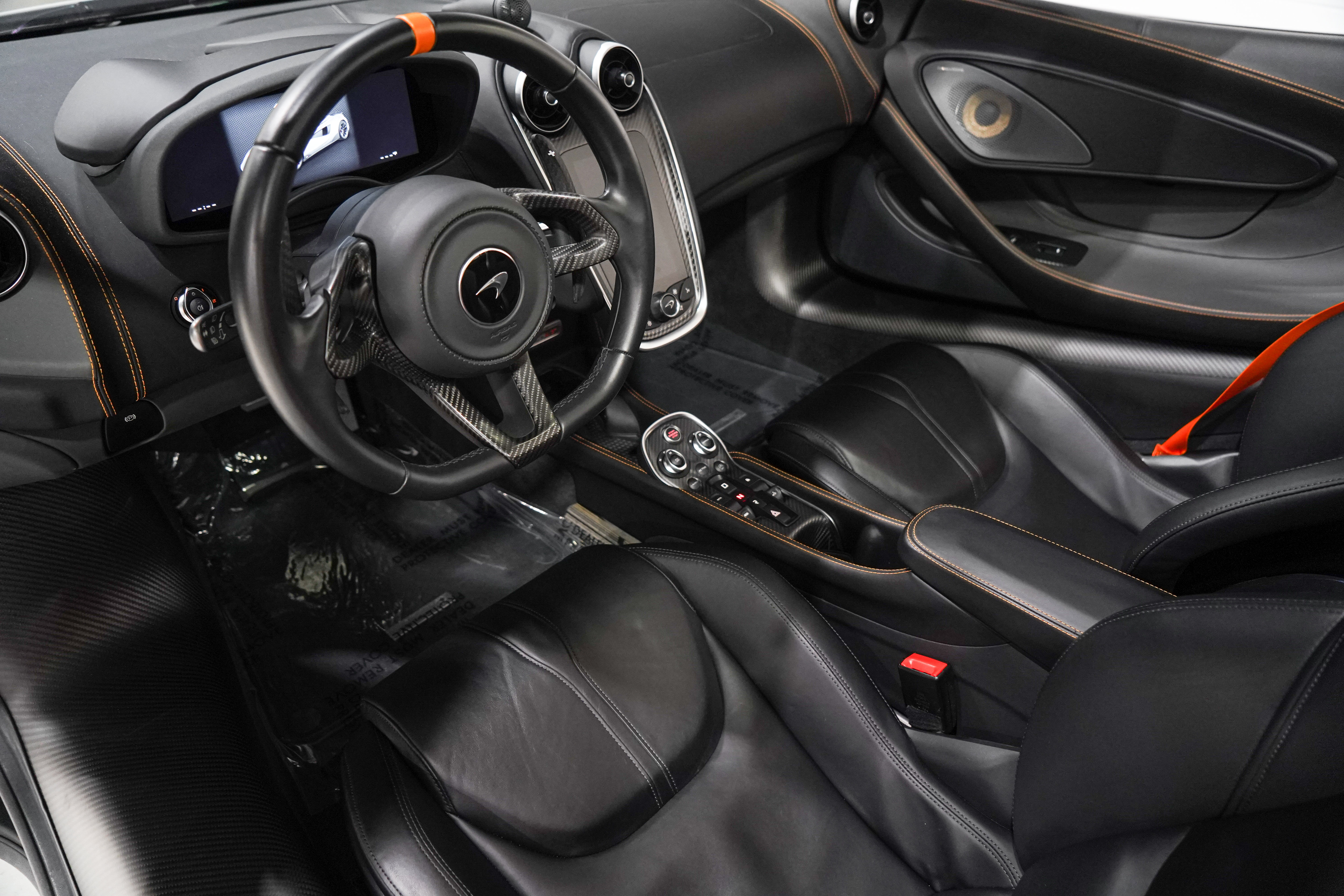 Used 2020 McLaren 600LT Spider RWD image 2