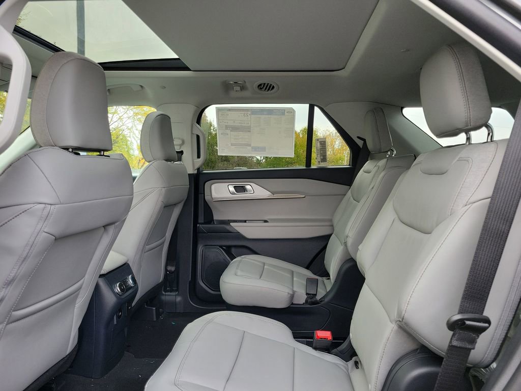 New 2026 Ford Explorer Active w/ Active Comfort Package image 13