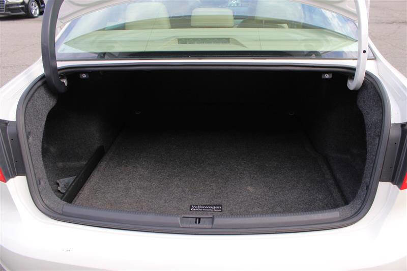 Used 2012 Volkswagen Passat 2.5 SE image 25