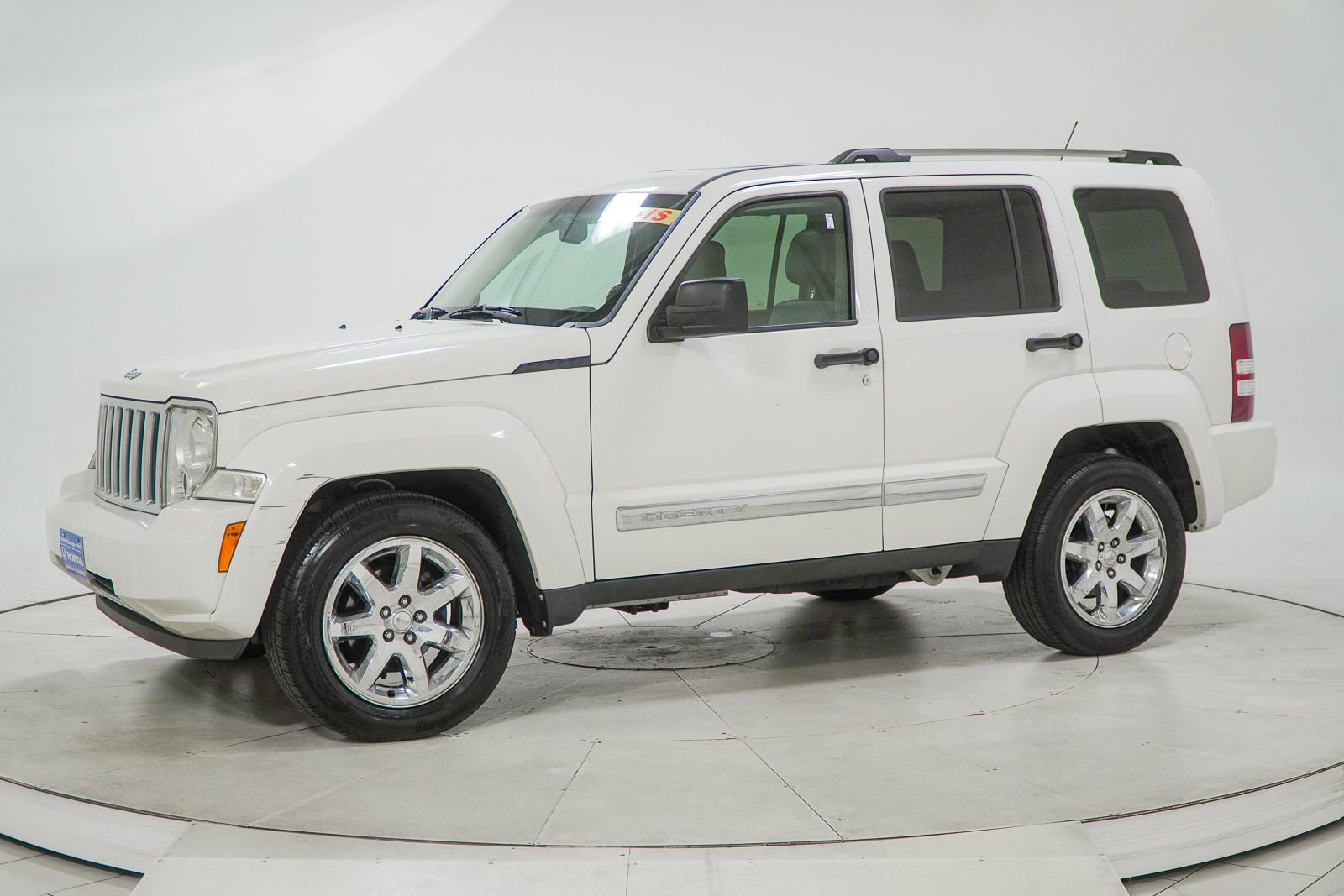 Used 2010 Jeep Liberty Limited w/ Tire & Wheel Group AWD/4WD image 4