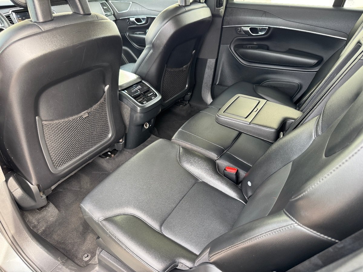 Used 2020 Volvo XC90 T5 Momentum w/ Protection Package Premier FWD image 28
