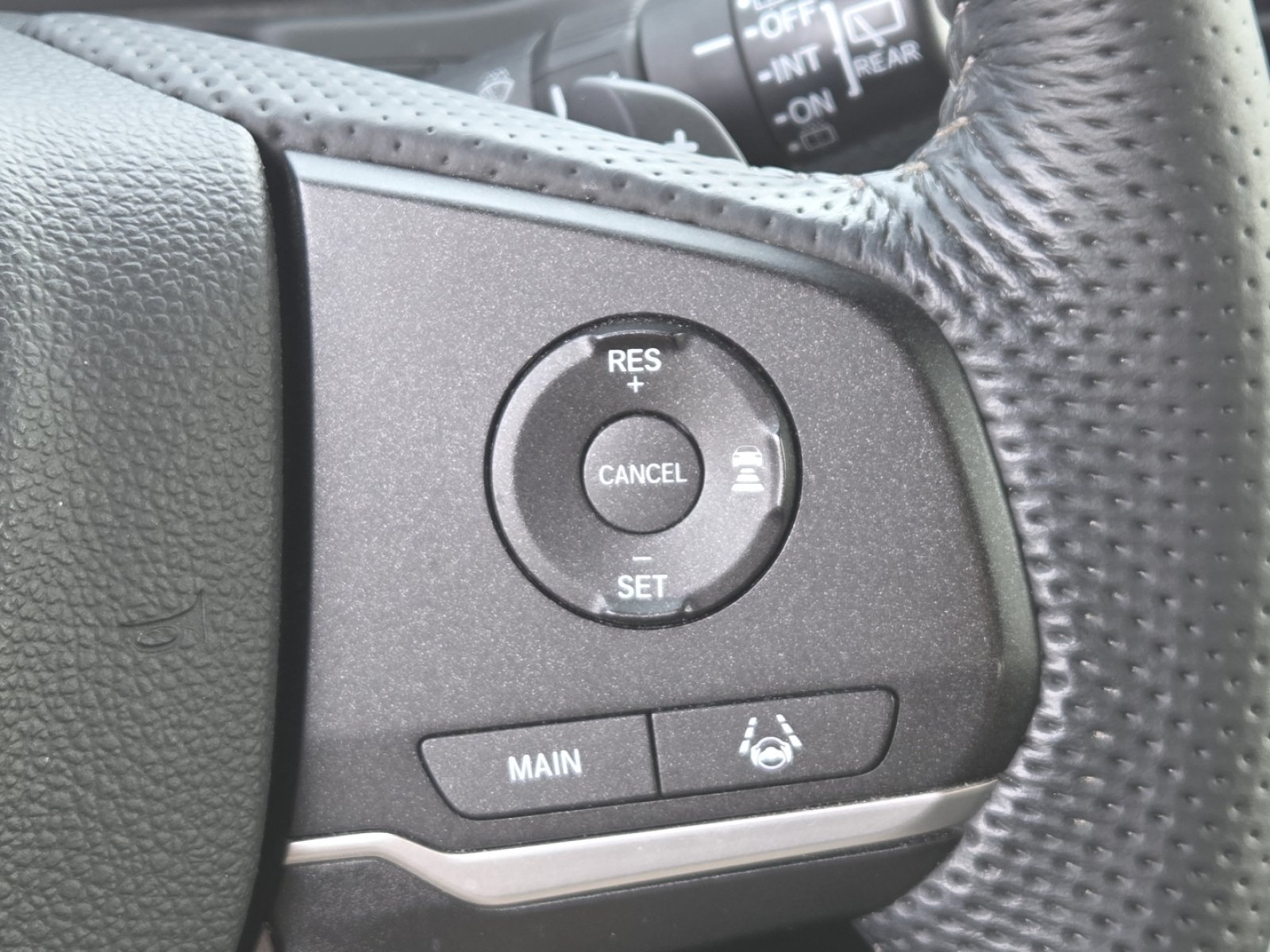 Used 2023 Honda Passport EX-L image 6