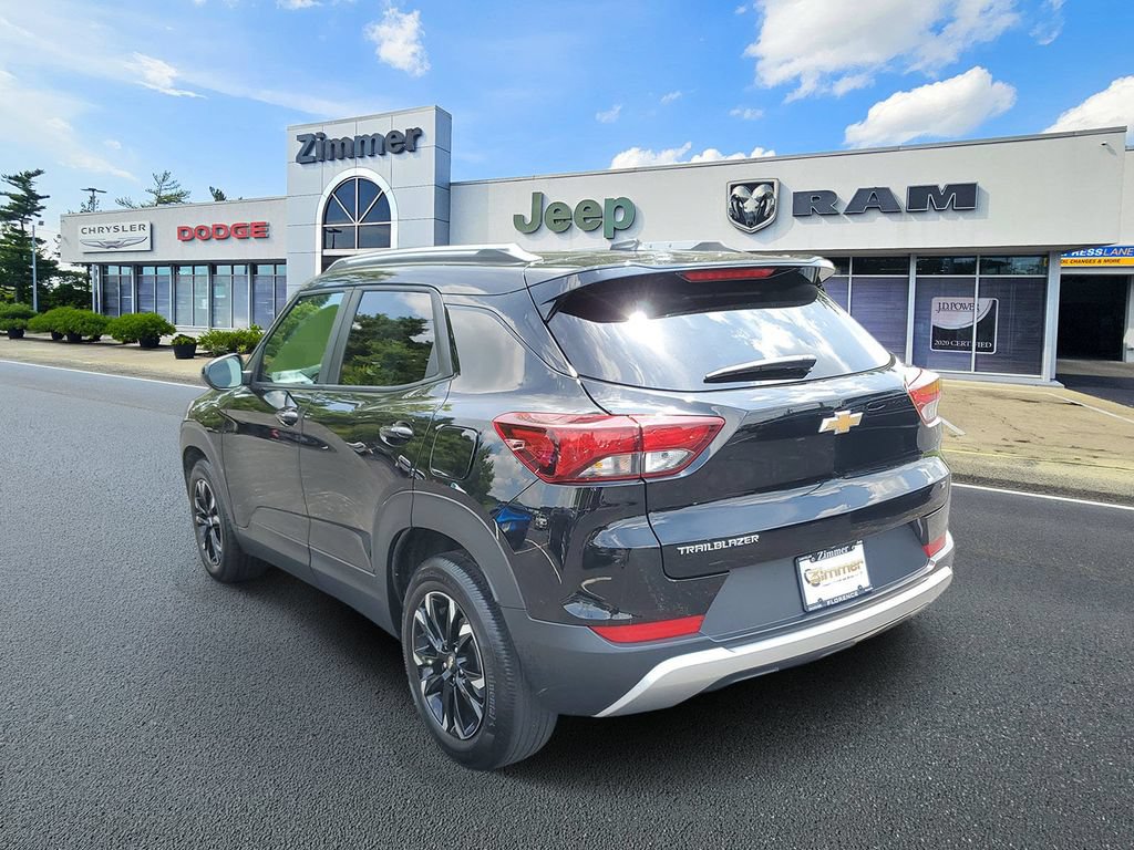 Used 2023 Chevrolet TrailBlazer LT FWD image 3