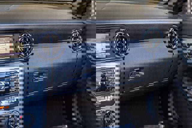 Used 2013 Mercedes-Benz SLK 250 image 30