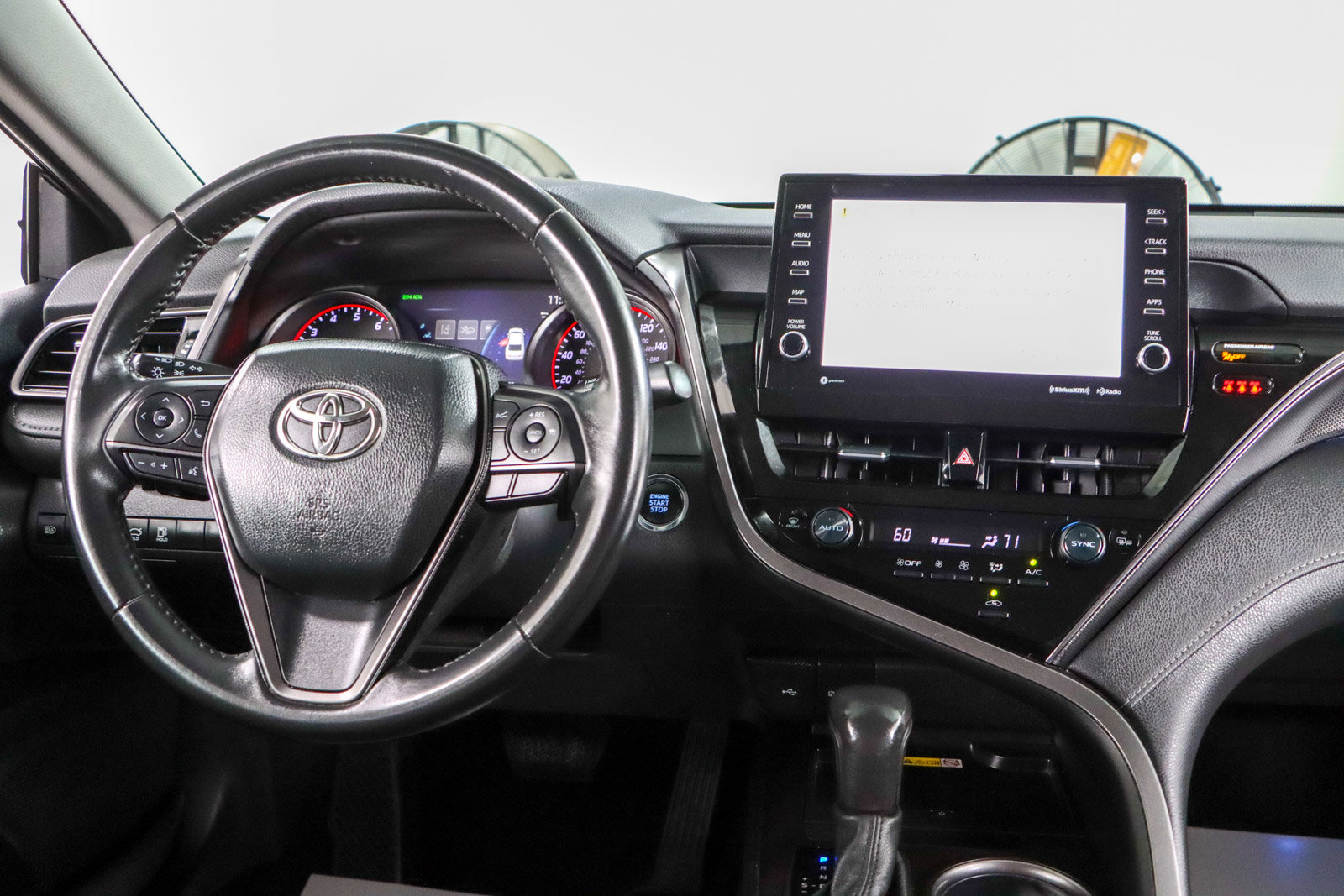 Used 2024 Toyota Camry XSE FWD image 17